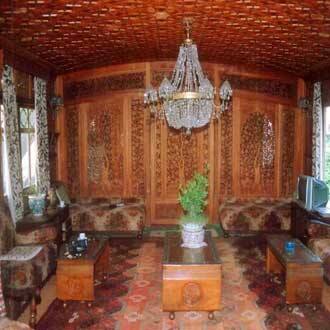 Lotus Retreat Houseboat, Srinagar 2